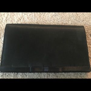 Black clutch